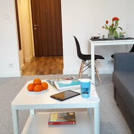 Newburg Wolska Apartment